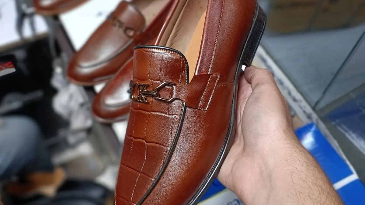 حمایت وزارت صمت از تولید کنندگان صنعت کفش