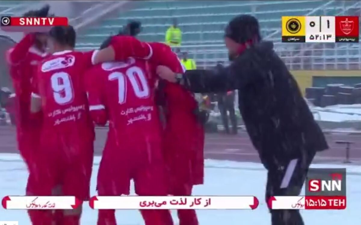 گل اول پرسپولیس به سپاهان توسط اوستون اورونوف در دقیقه ۵۳ + فیلم