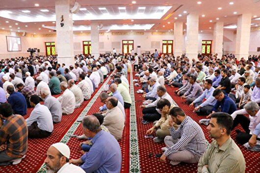 سپاه همواره پشت مردم بوده و توطئه‌های دشمن را خنثی کرده است