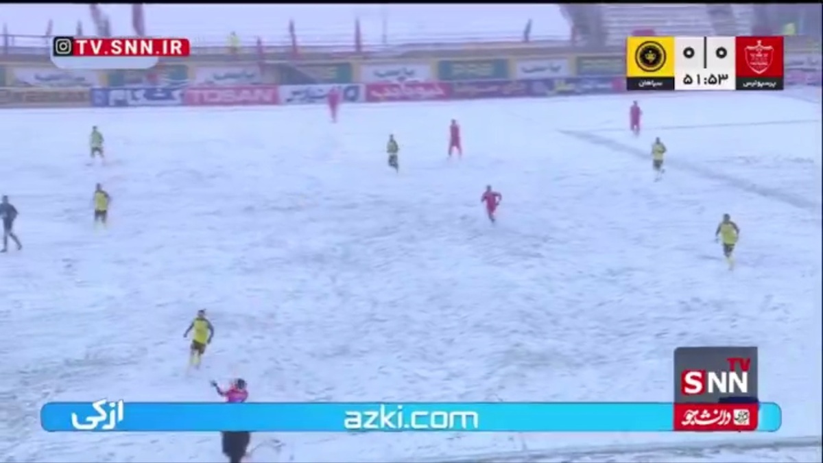 گل اول پرسپولیس به سپاهان توسط اوستون اورونوف در دقیقه 53