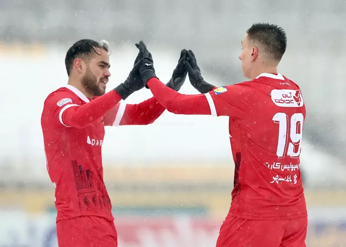 خلاصه بازی پرسپولیس 2-1 سپاهان / الکلاسیکوی برفی در قلب اکباتان