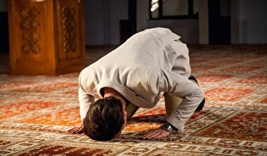 نماز روز اوّل ماه قمری را چگونه بخوانیم ؟