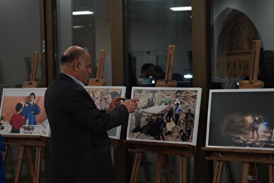 برگزیدگان دومین جشنواره ادبی خیر ایران معرفی شدند/ از معرفی شاعران و نویسندگان جوان تا دعای عافیت برای رضا امیرخانی 