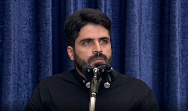 ببینید| شعر خوانی محمد رسولی، شاعر آیینی در  مراسم رونمایی از سنگ مزار سپهبد شهید حاج حسین سلامی