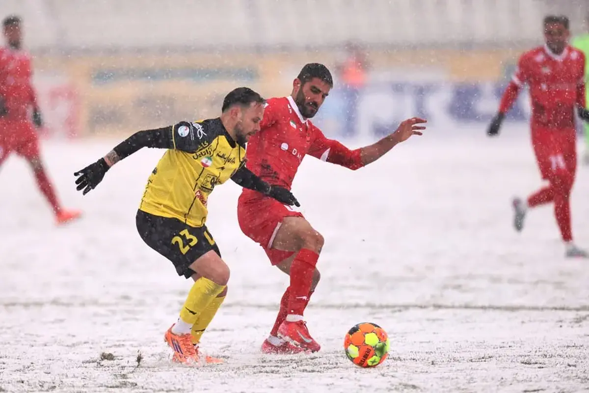 هفته هفدهم لیگ برتر/ از برف و VAR تا اعتراض‌ها و جنجال‌های کنار زمین