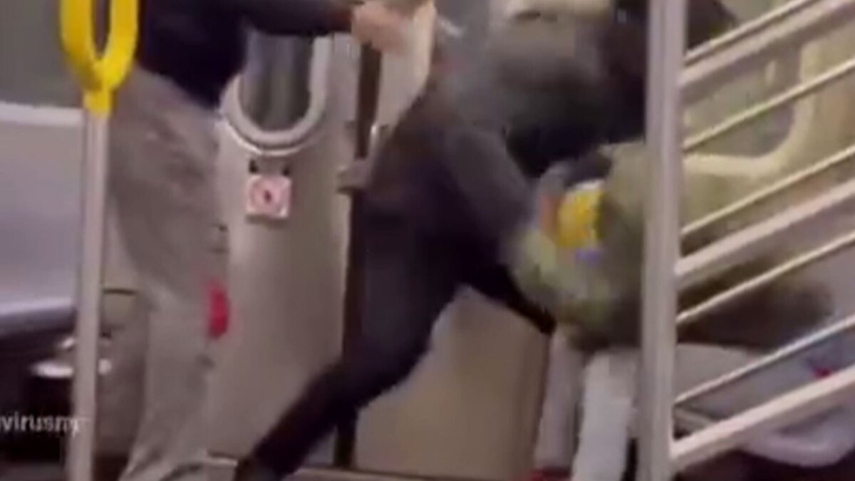 مترو‌های نا امن آمریکا؛ حمله وحشیانه به یک نوجوان در مترو نیویورک