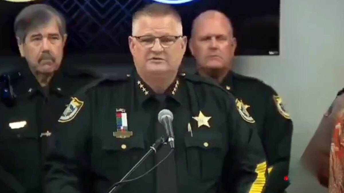 ترجمه اختصاصی | اگر به سمت ما سنگ پرت کنی خانواده‌ات باید جنازه‌ات را تحویل بگیرند