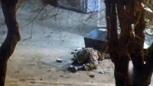 تصویری کاملتر از قتل گروهی یک حافظ امنیت توسط تروریسنت‌های مزدور آمریکایی_ صهیونیستی با چاقو و تبر!