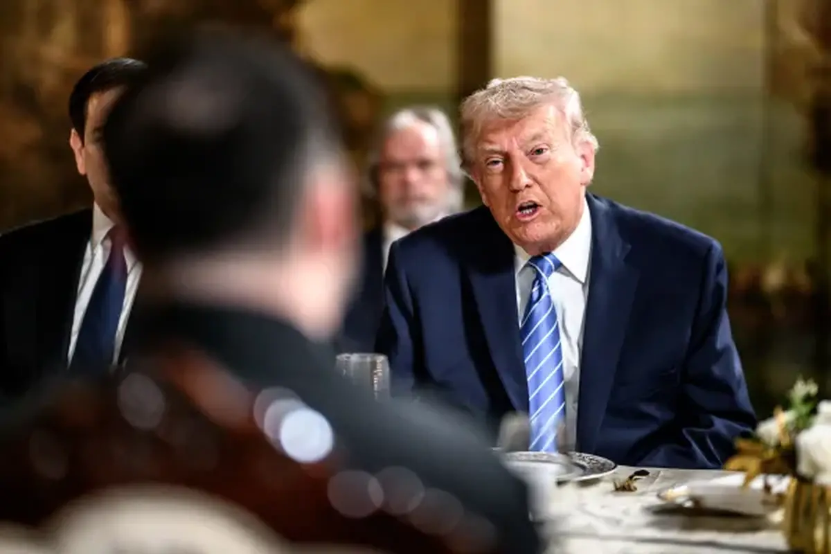 ترامپ: اجازه نخواهیم داد چین کنترل کانادا را به دست بگیرد + عکس