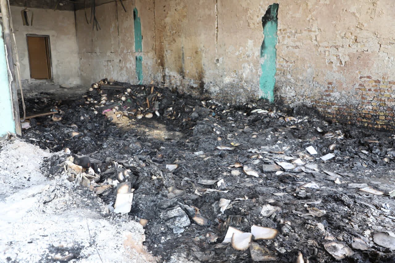 آسیب جدی به بیش از ۵۰ کتابخانه در حوادث اخیر / از بین رفتن گنجینه نسخ خطی بروجن + عکس