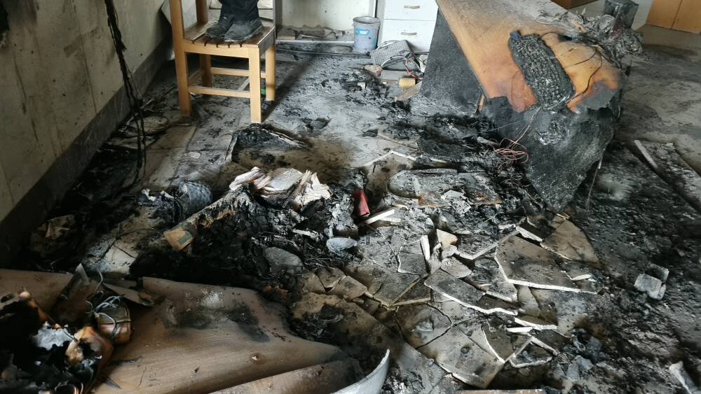 آسیب جدی به بیش از ۵۰ کتابخانه در حوادث اخیر / از بین رفتن گنجینه نسخ خطی بروجن + عکس