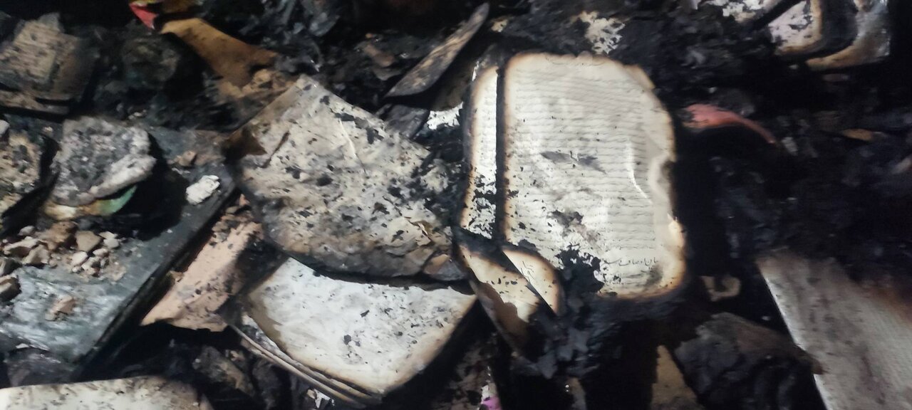 آسیب جدی به بیش از ۵۰ کتابخانه در حوادث اخیر / از بین رفتن گنجینه نسخ خطی بروجن + عکس