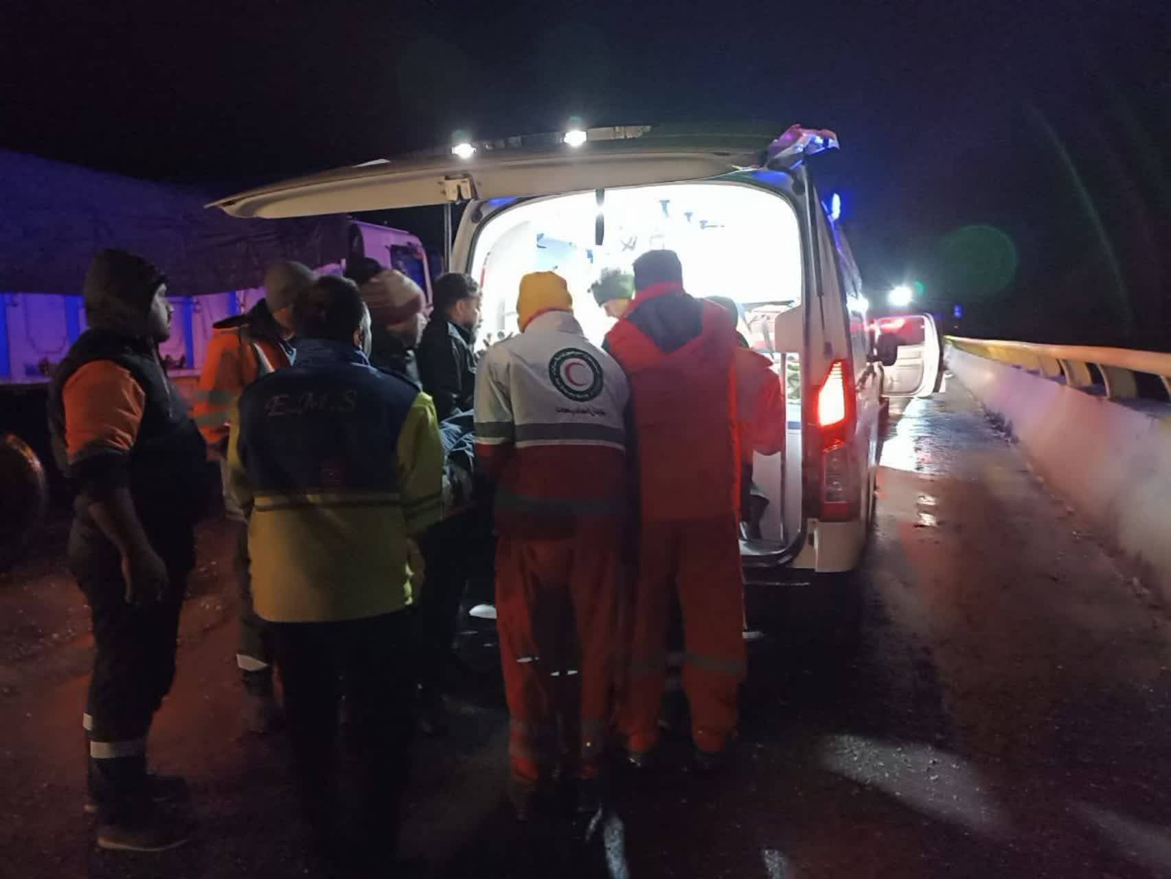 تصادف زنجیره‌ای در آزادراه شیراز به اصفهان با سه مصدوم