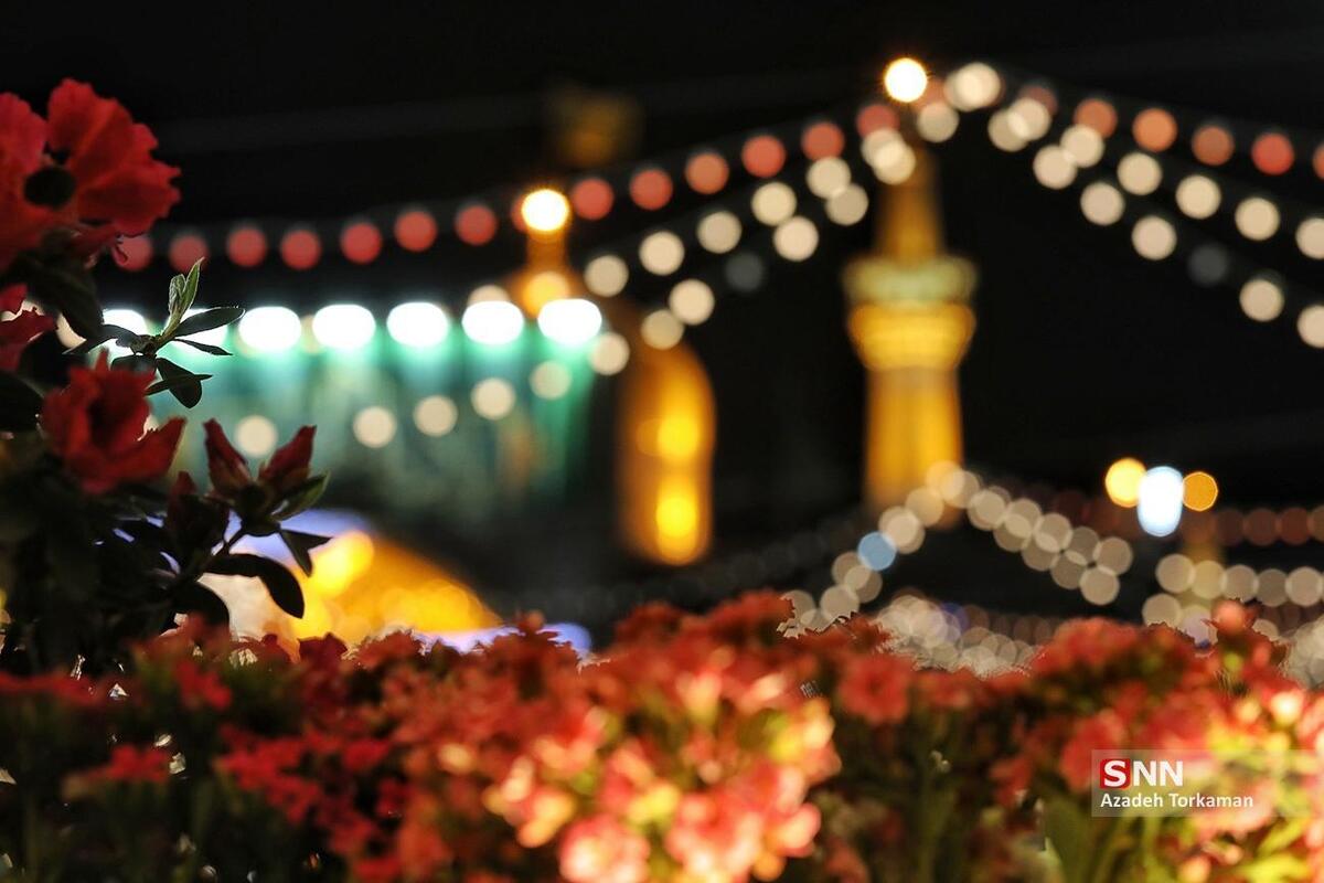 ببینید| نصب کتیبه ولادت امام سجاد (ع) در حرم مطهر امام رضا (ع)