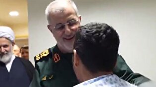 عیادت فرمانده کل سپاه از مجروحان حوادث تروریستی اخیر