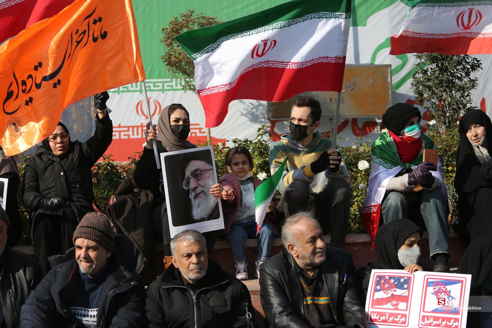 باز هم ملت ایران از آتشی که دشمن برپا کرده بود ققنوس وار پرواز کردند