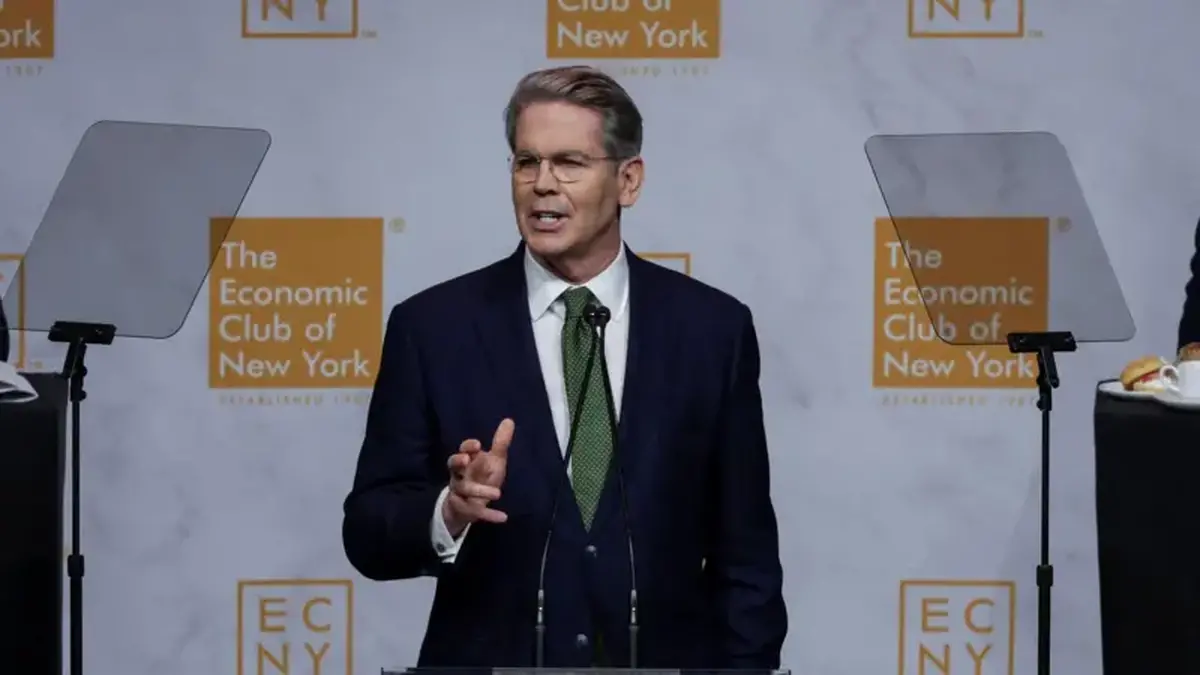 اسکات بسنت، وزیر خزانه داری آمریکا: اروپا با خرید نفت روسیه عملاً در حال تأمین مالی جنگ علیه خود است + فیلم