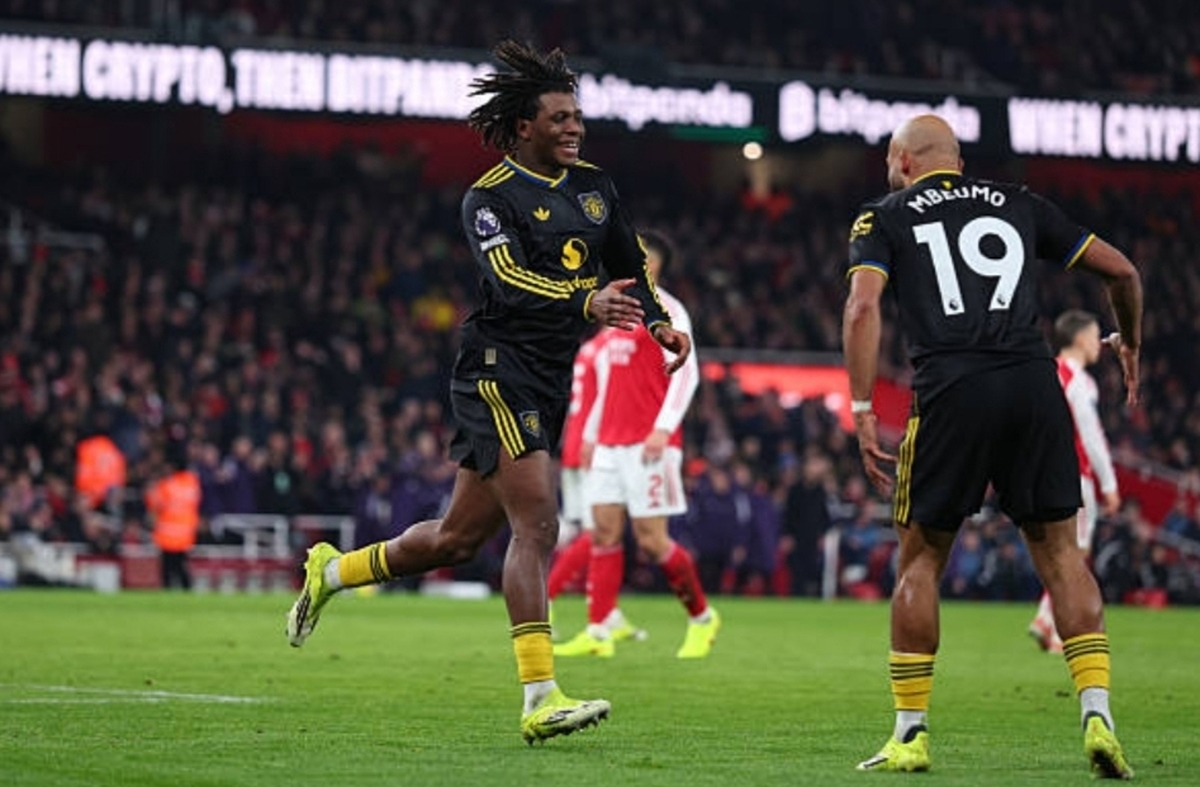 پیروزی شیاطین سرخ در مقابل توپچی‌های لندن