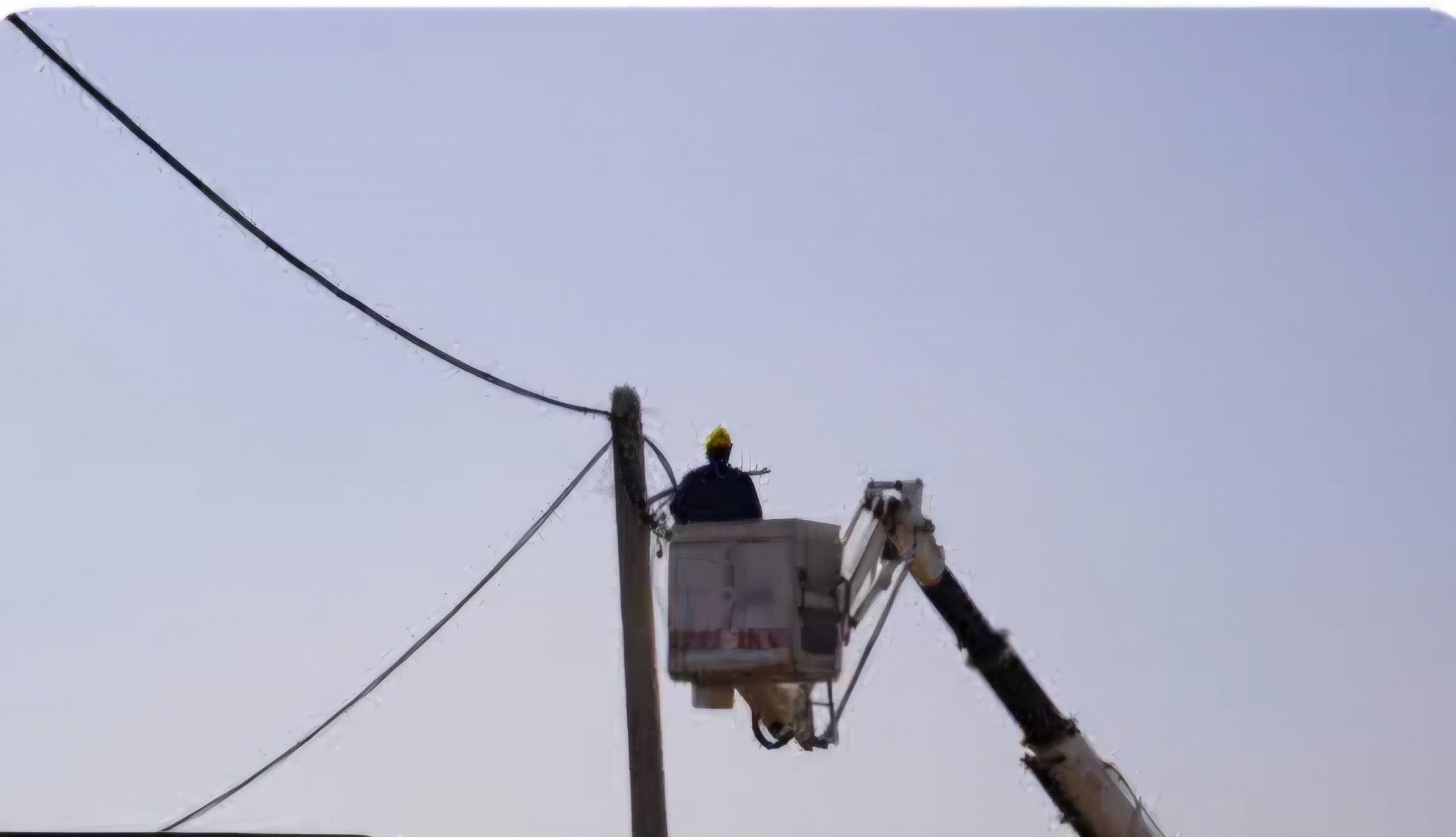 مانور جهادی برای تعویض چراغهای پرمصرف با الایدی در مناطق کمتربرخوردار ایلام