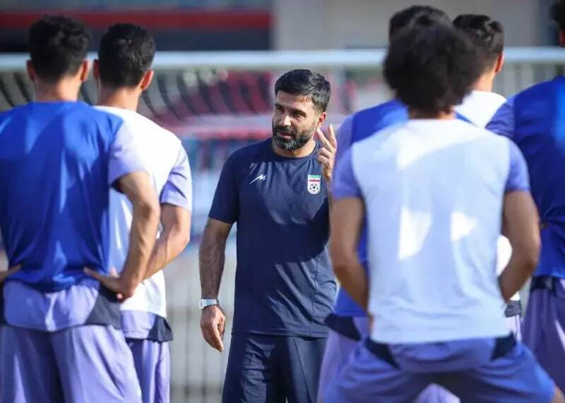 پوشش نتایج فاجعه بار تیم ملی امید با ژست فیک / دست روانخواه برای همه رو شد