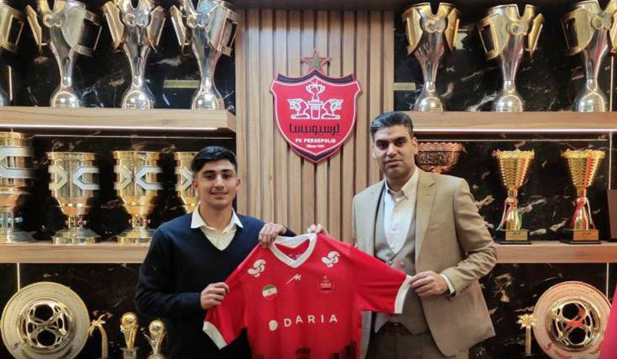 پرسپولیس با سه بازیکن جوان دیگر قرارداد حرفه‌ای امضا کرد