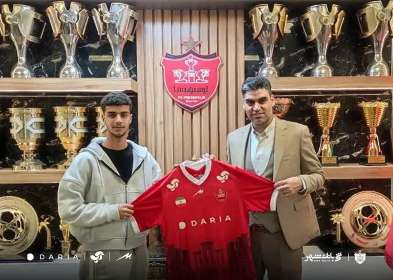 پرسپولیس با سه بازیکن جوان دیگر قرارداد حرفه‌ای امضا کرد | اخبار ورزشی