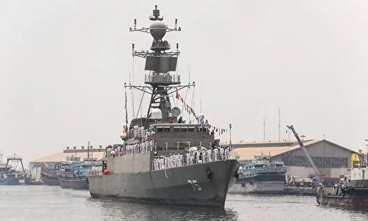 پهلوگیری ناوشکن ایرانی دنا در بنادر اقیانوس هند