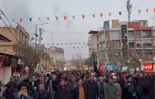 عزاداری یاسوجی‌ها در پی اعلام شهادت حضرت آیت الله العظمی امام خامنه‌ای به دست دشمن آمریکایی_صهیونی تنها ساعتی پس از اعلام رسمی