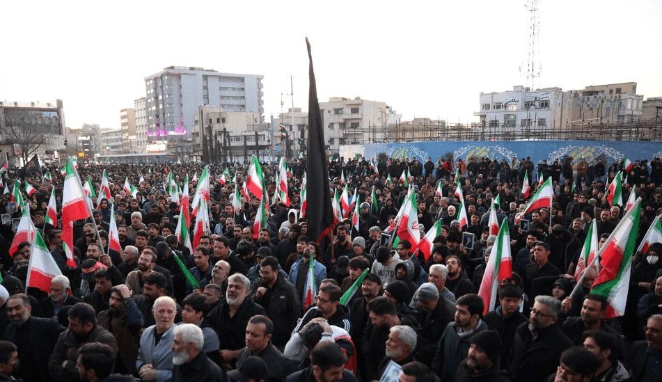 خروش مردم عزادار ایران در پی شهادت قائد امت حضرت آیت الله خامنهای (قدس سره) به دست جنایتکاران آمریکایی-صهیونی + فیلم