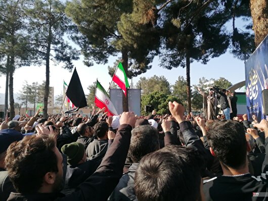 خروش مردم عزادار خراسان جنوبی در پی شهادت قائد امت حضرت آیت الله خامنه‌ای (قدس سره) به دست جنایتکاران آمریکایی-صهیونی + فیلم