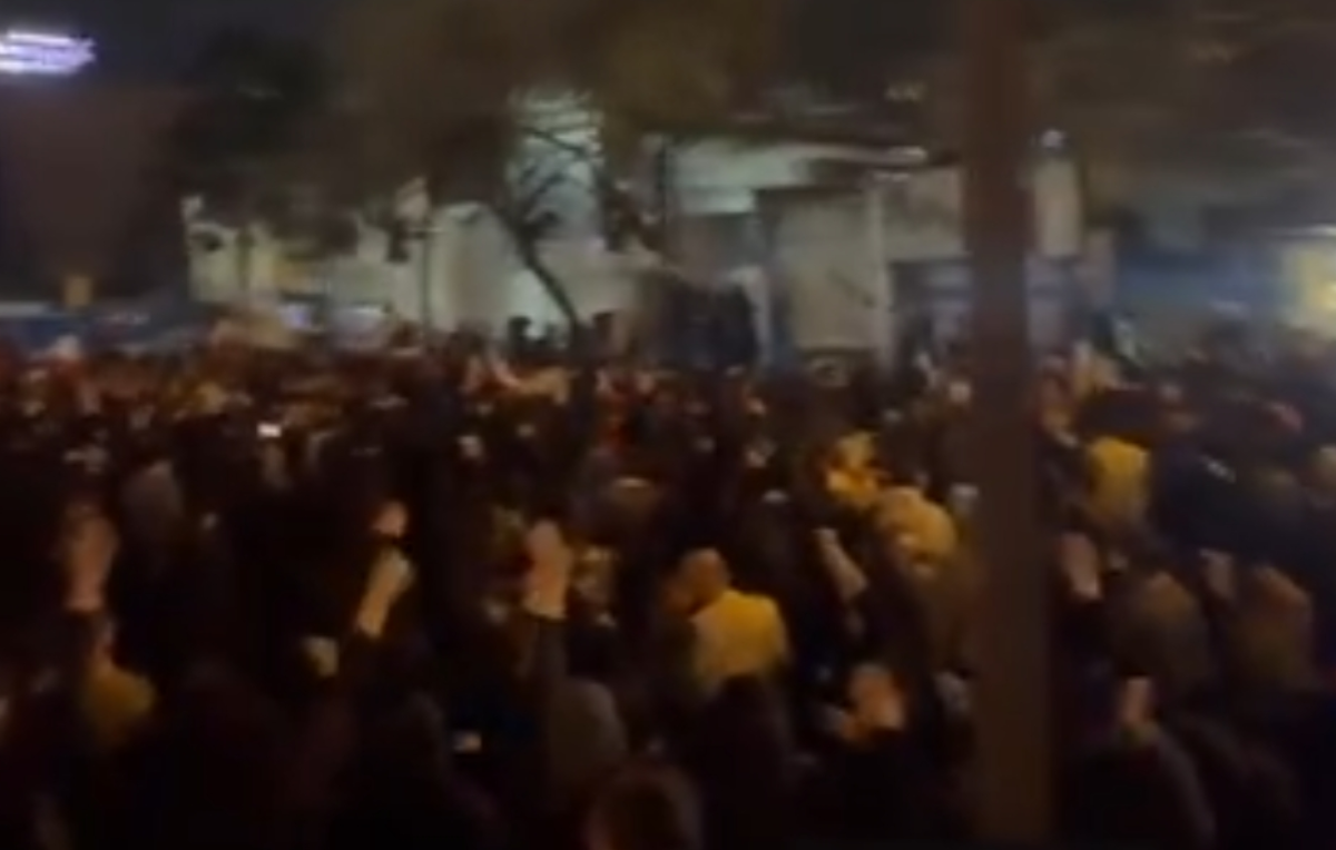 این همه لشکر آمده، به عشق رهبر آمده...