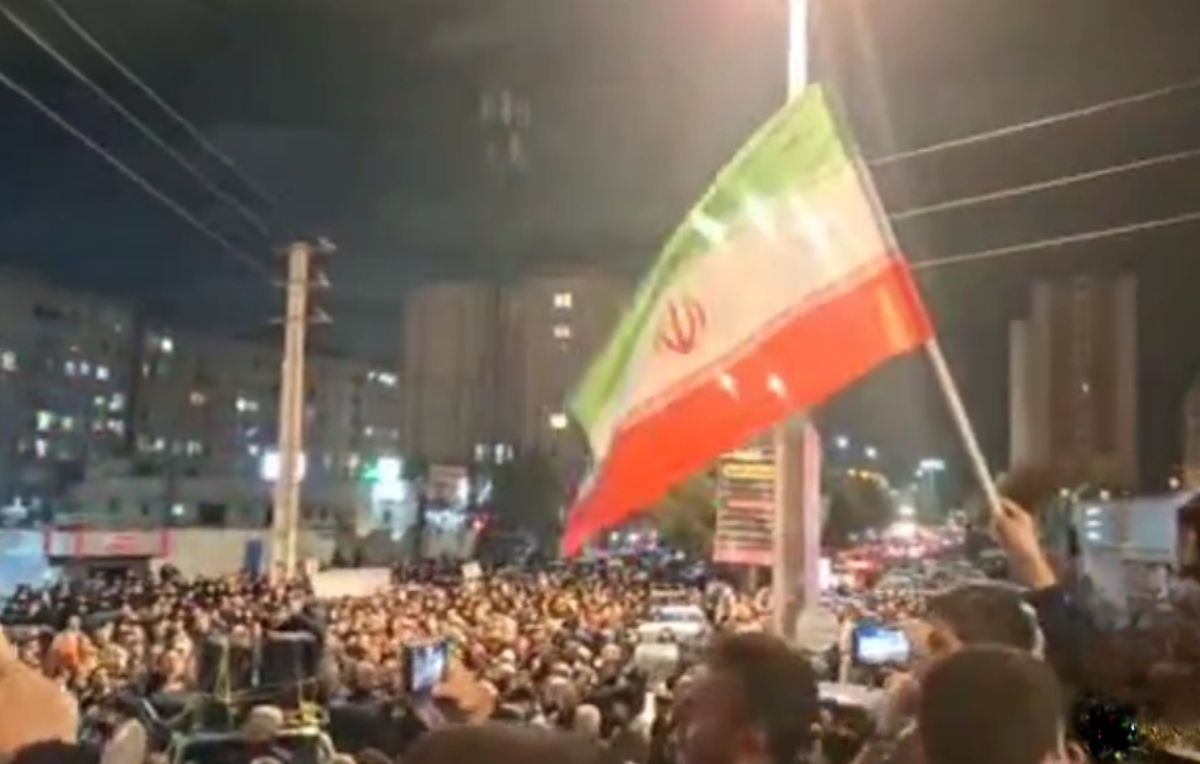 تجمع مردم در شهرک شهید بهشتی تهران