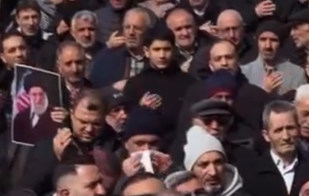 عزاداری مردم ترکیه برای شهادت آیت‌الله خامنه‌ای