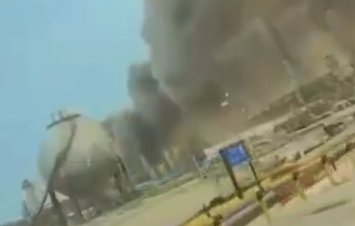 حمله به زیرساخت‌های نفتی عربستان، از جمله تأسیسات آرامکو (یکی از بزرگ‌ترین مراکز صادرات نفت جهان)