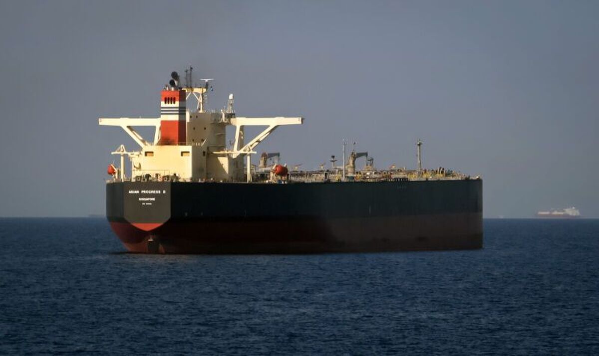 سپاه: تانکر سوخت&zwnj;رسان &laquo;آتن نوا&raquo; از متحدان آمریکا در تنگه هرمز در پی اصابت ۲ پهپاد، همچنان در حال سوختن است