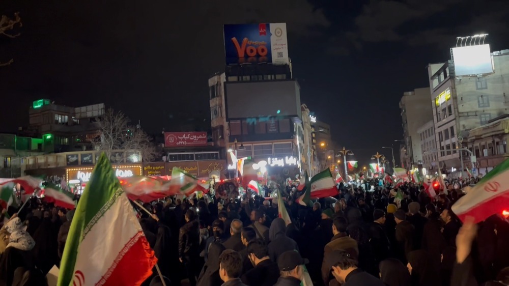 در روح و جان من میمانی ای وطن / میدان تجریش دیشب در درست مردم بود + فیلم