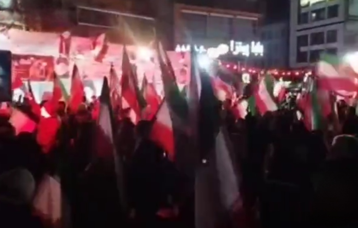 این پرچم حالا حالا&zwnj;ها بالا می&zwnj;ماند/ شب سوم عزاداری حماسی در میدان تجریش