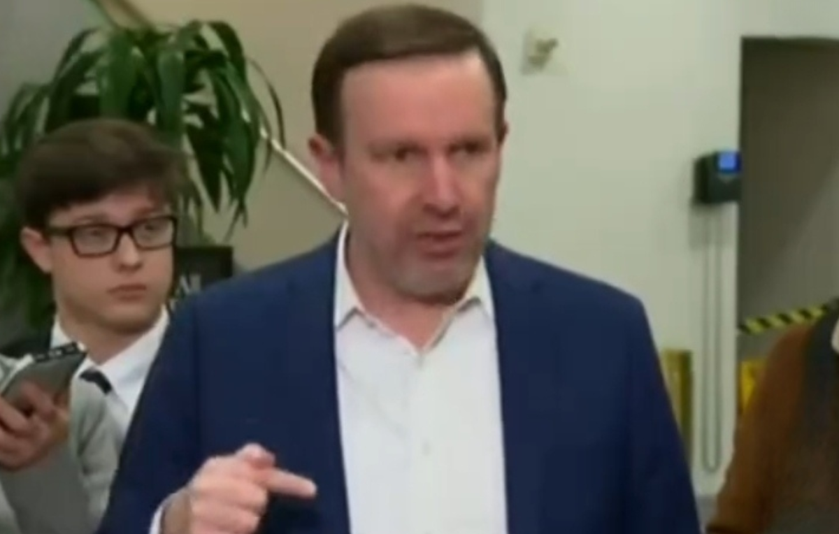 پیش‌بینی سناتور دموکرات از افزایش کشته‌های آمریکا و ناتوانی در مهار پهپاد‌های ایران