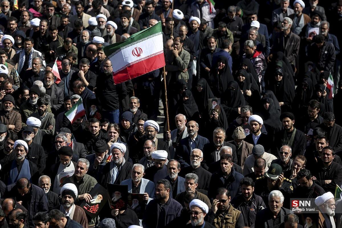 گزارش خبرنگار SNNTV از تشییع پیکر شهدای حملات جنایکاران صهیونیستی-آمریکایی در مشهد + فیلم