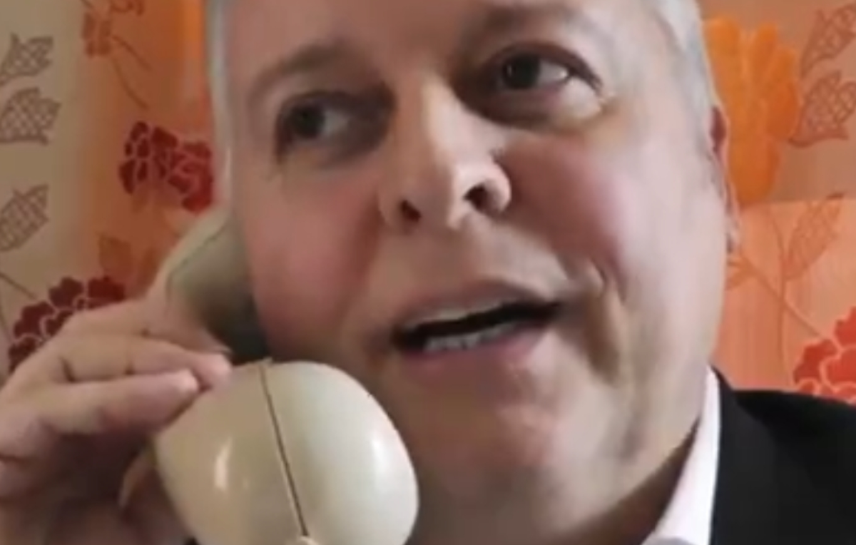 شوخی تلخ یک شهروند آمریکایی با رییس جمهور جنایت کارش