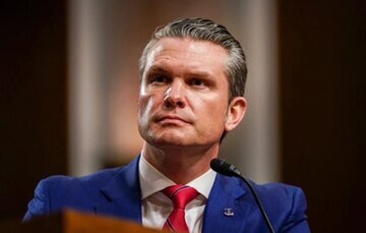 فرار وزیر جنگ آمریکا از پاسخگویی به سوال درباره کشتار دانش&zwnj;آموزان میناب + فیلم