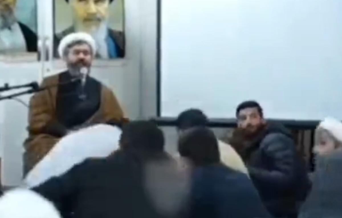 طنین انداز شعار الله اکبر مردم در پاسخ به حمله دشمن صهیونی_آمریکایی در نزدیکی محل جلسه هماهنگی &laquo;طلاب و نیرو&zwnj;های جهادی قم&raquo; در شرق تهران