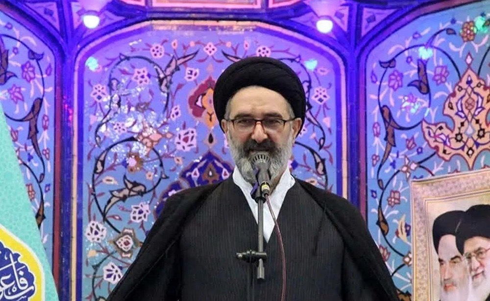 امام&zwnj;جمعه موقت رشت: آقای مهربان و مقتدر ما جبهه&zwnj;ی جدیدی در برابر شیطان گشود / جنگ امروز جنگ اراده&zwnj;هاست