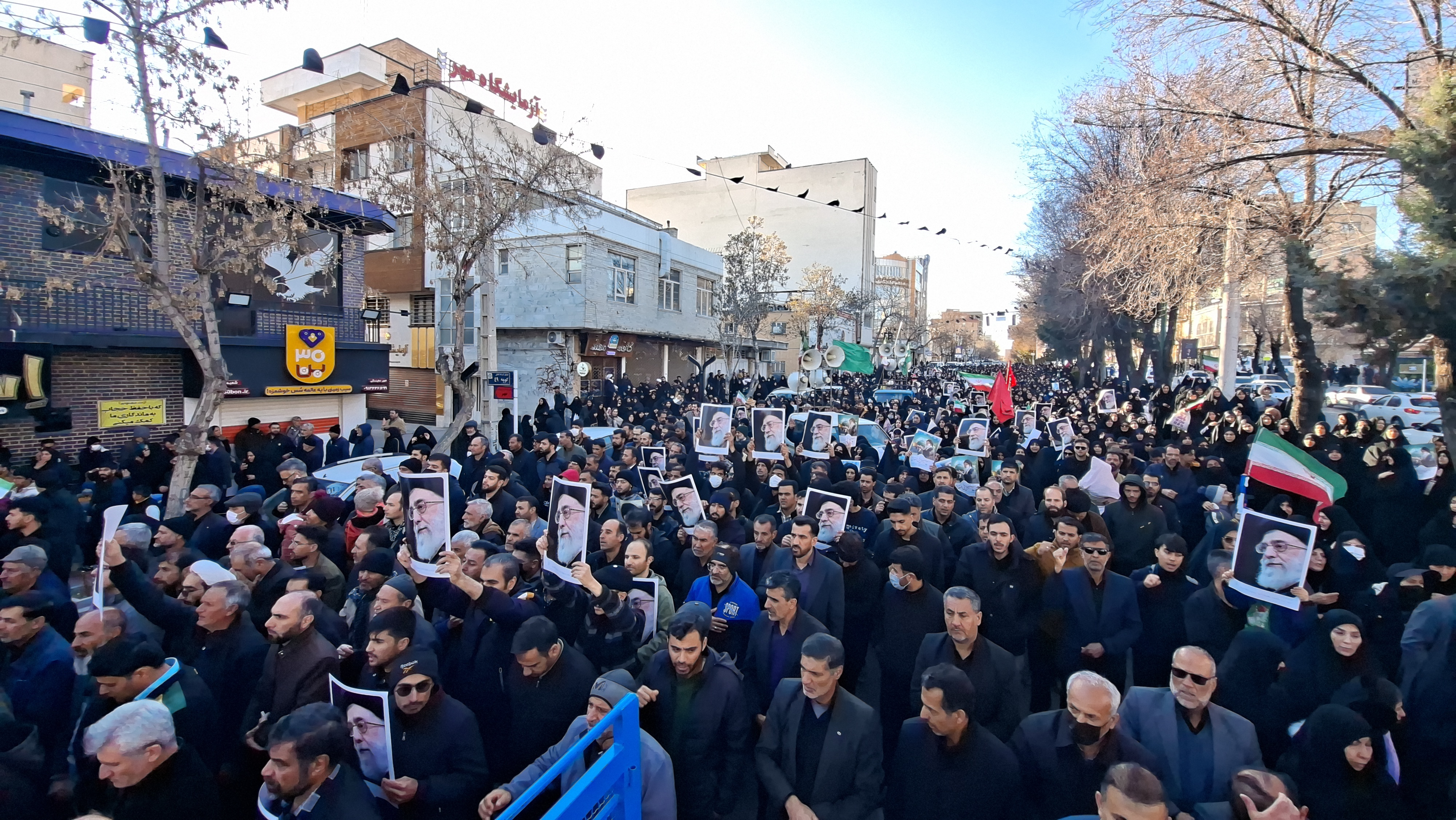 روزه&zwnj;داران شهرکردی حملات ددمنشانه رژیم آمریکایی را محکوم کردند + فیلم