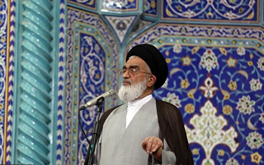 خطیب جمعه قم: ترامپ آرزوی دستیابی به منابع نفتی ایران را به گور خواهد برد / نیروهای مسلح تا تنبیه کامل متجاوز و تأمین امنیت کشور ادامه می‌دهند