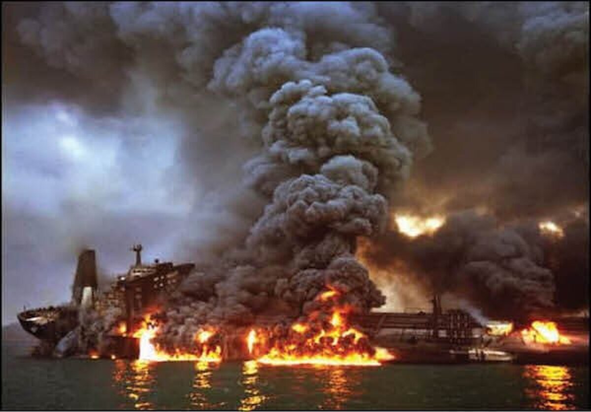 روابط عمومی سپاه: نفتکش متخلف دقایقی قبل مورد اصابت قرارگرفت