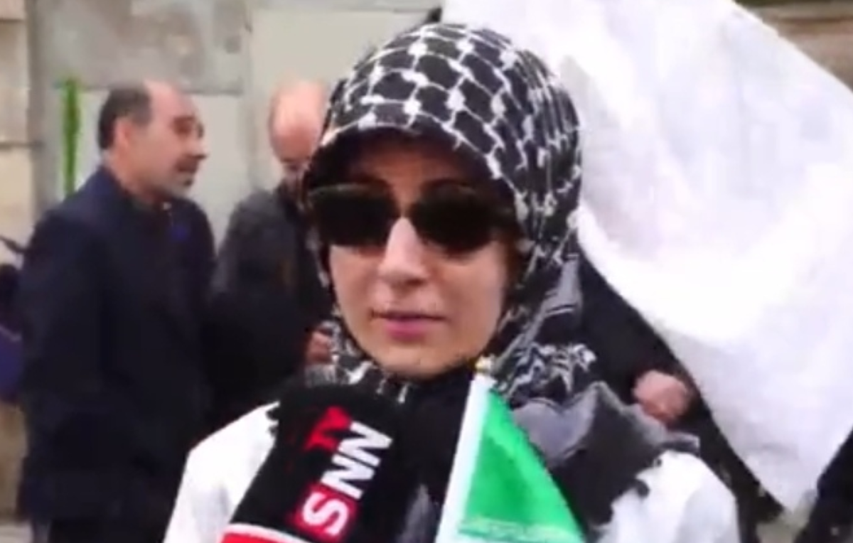 یکی از اعضای کادر درمان بیمارستان گاندی: همانطور که در کرونا پشت ملت بودیم در این نبرد هم در کنار مردم هستیم