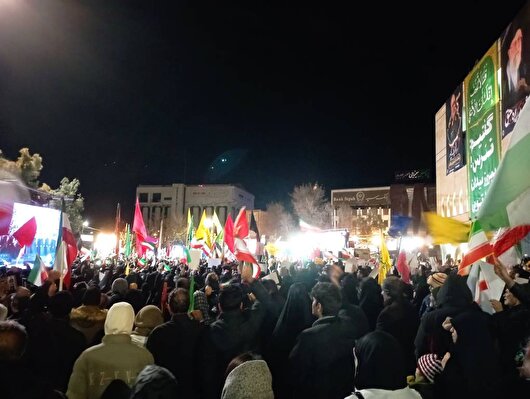 حضور پرشور مردم اراک در هفتمین شب تجمع سوگ و حماسه شهادت رهبر امت+فیلم