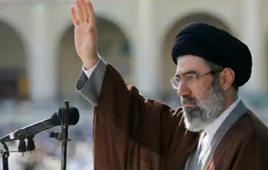 اولین مستند از سرگذشت آیت‌الله سید مجتبی خامنه‌ای، سومین رهبر انقلاب