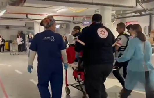 تلفات بالای موشک‌های ایرانی؛ پارکینگ بیمارستان را به بخش اورژانس تبدیل کرد!